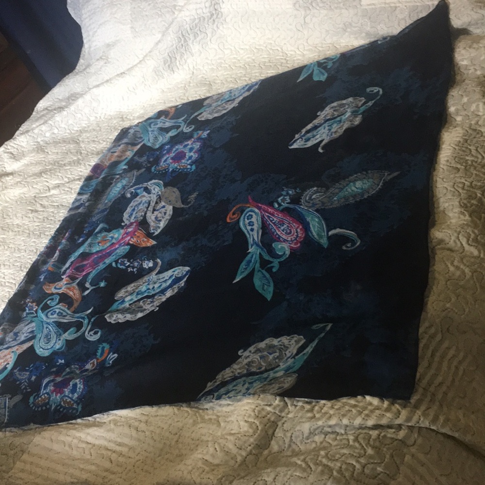Large scarf
